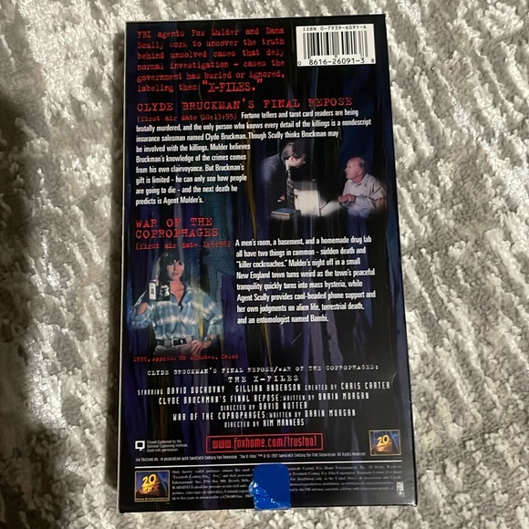 Box set for the X Files includes three VHS tapes. Digitally mastered. VGUC - Picture 7 of 11